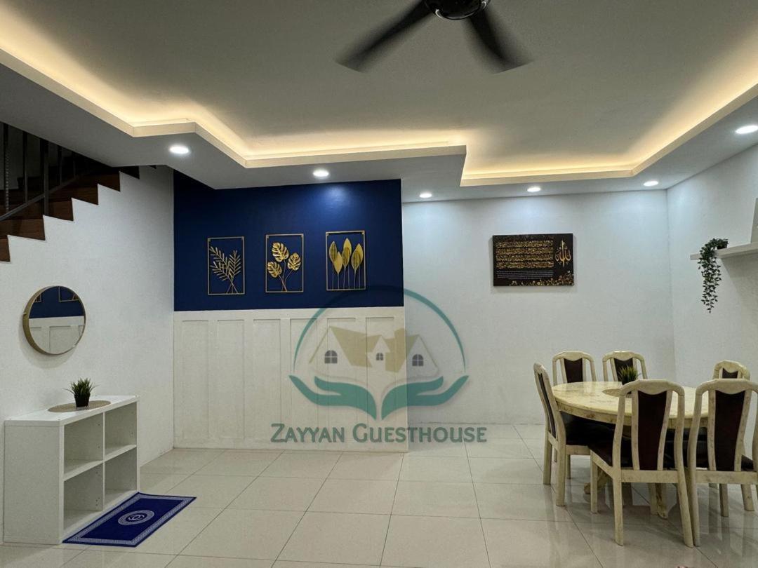 Zayyan Guesthouse Kuching Buitenkant foto