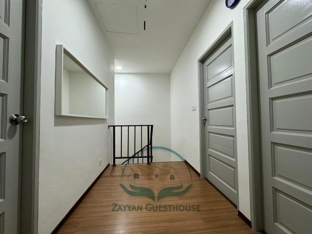 Zayyan Guesthouse Kuching Buitenkant foto