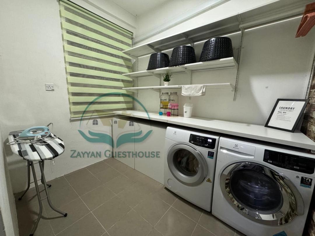 Zayyan Guesthouse Kuching Buitenkant foto